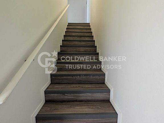 5th image of 3104 109th St Unit B