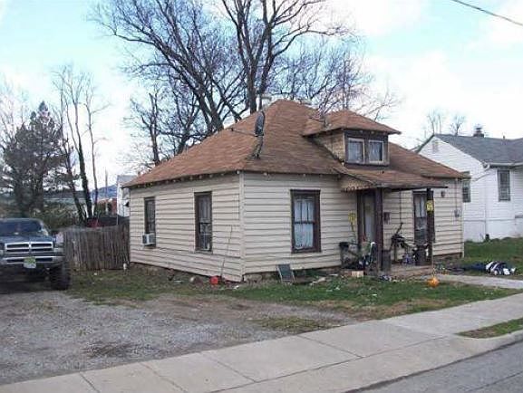2nd image of 219 Wilson St