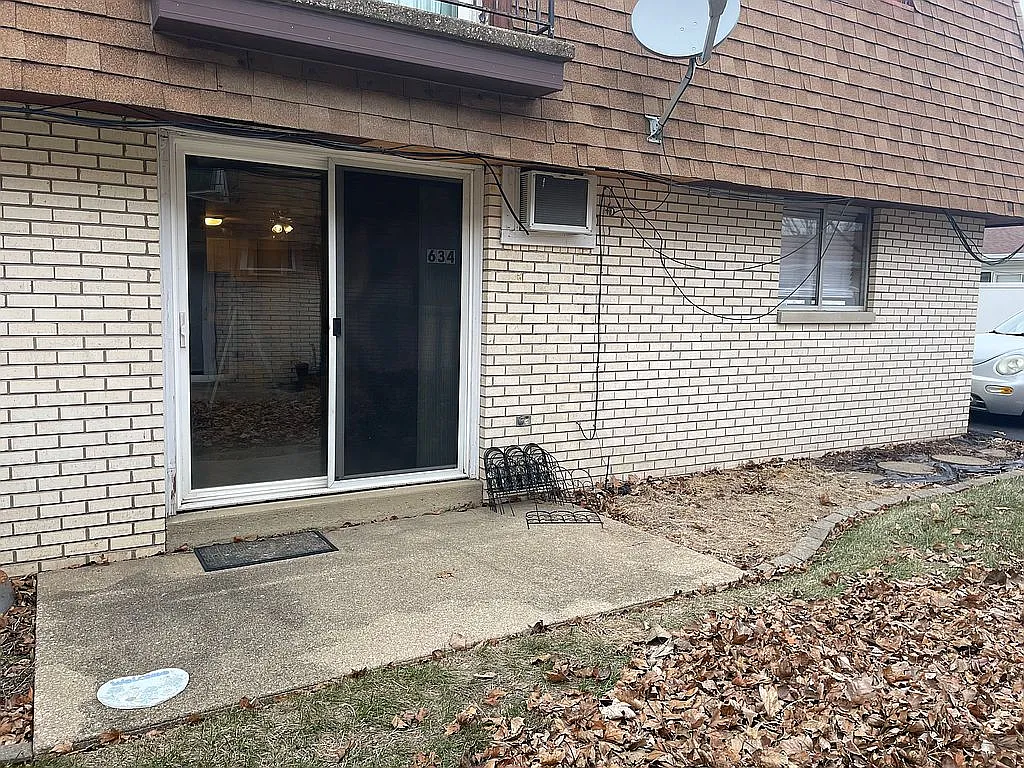 634 S 4th Ave #12 photo 1
