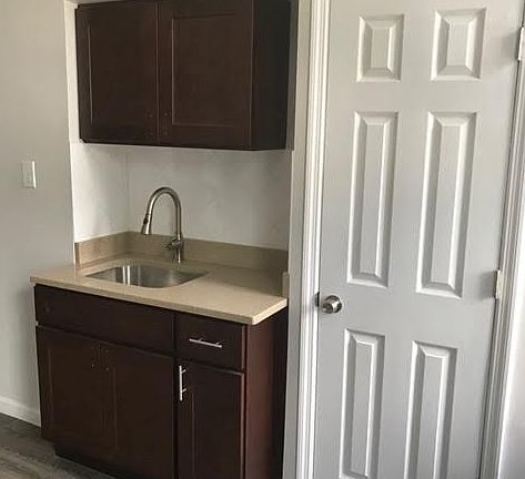 3rd image of 384 Harman St APT 3R