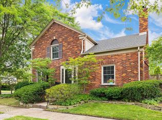 380 Merriweather Rd, Grosse Pointe Farms, MI 48236
