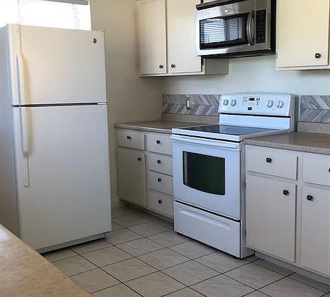 3rd image of 400 Maydelle Pl #A