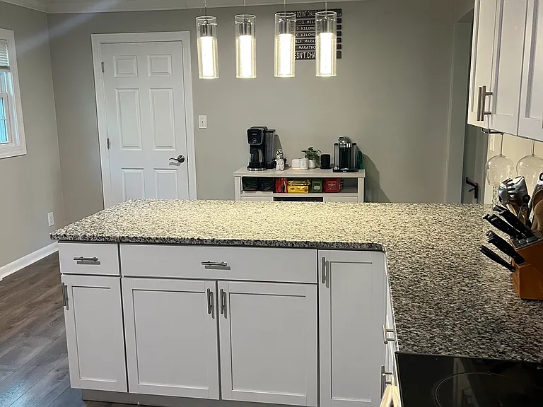 209 Country Club Dr — Photo 3