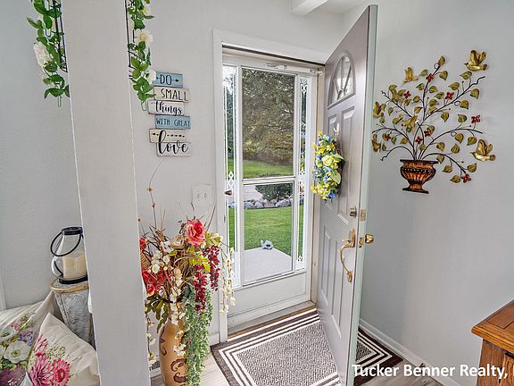 3rd image of 215 McConnell Ave