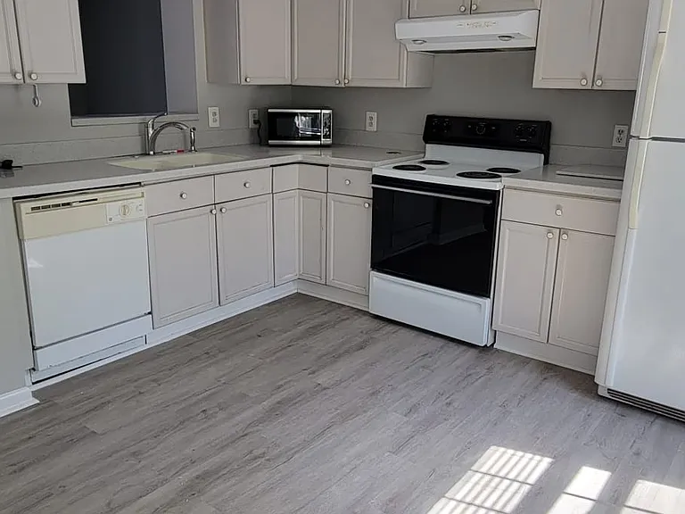 811 7th St NE #2 — Photo 4