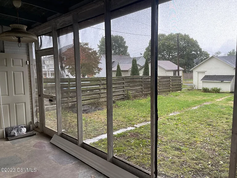 207 W Snyder St — Photo 22