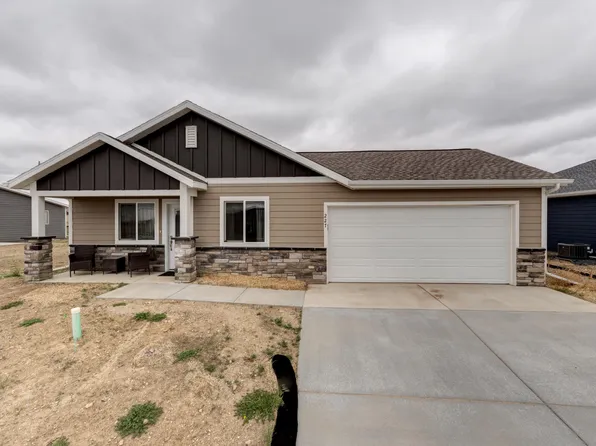 227 N Valley Dr, Rapid City, SD 57703