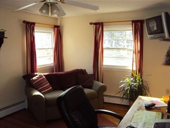 3rd image of 12 Northwood Dr