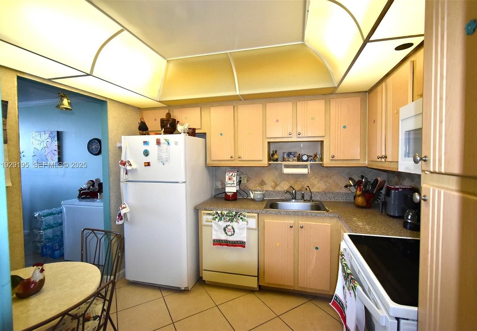 900 Saint Charles Pl APT 606