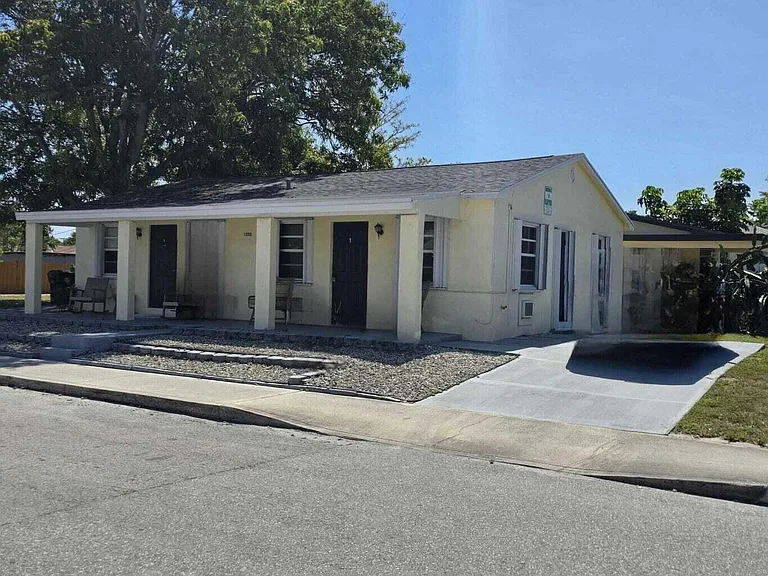 1202 S M St — Photo 2