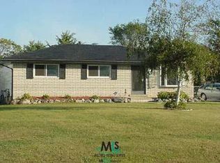 48131 Pheasant Dr, New Baltimore, MI 48047