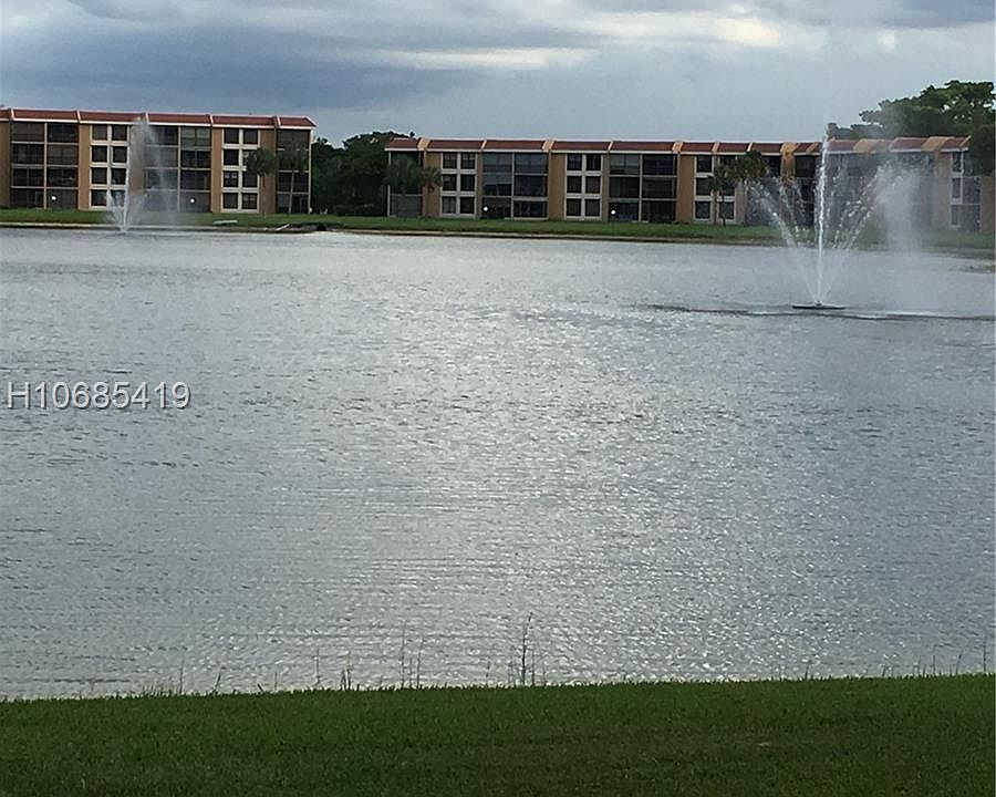 1st image of 5807 Coral Lake Dr #107