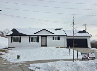 1806 Holly Meadow Ave SW, Cedar Rapids, IA 52404