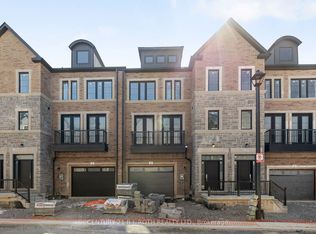 260 Eagle St #18, Newmarket, ON L3Y 1K1