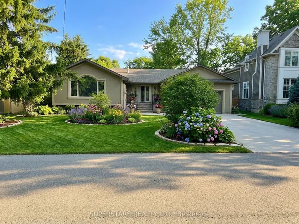 366 Winston Rd, Oakville, ON L6L 4W5