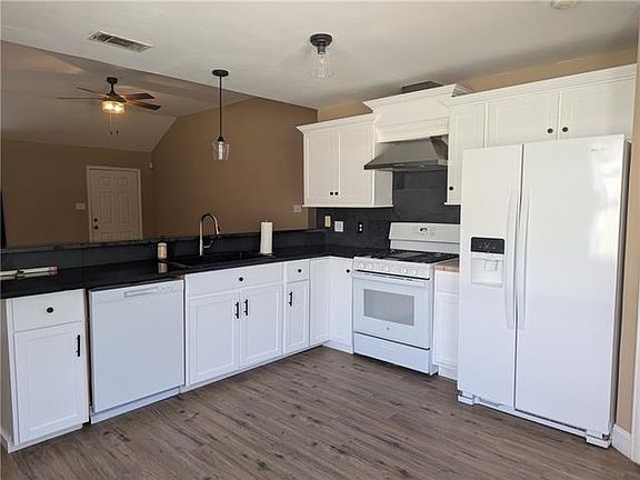 3rd image of 2313 Virginian Colony Ave