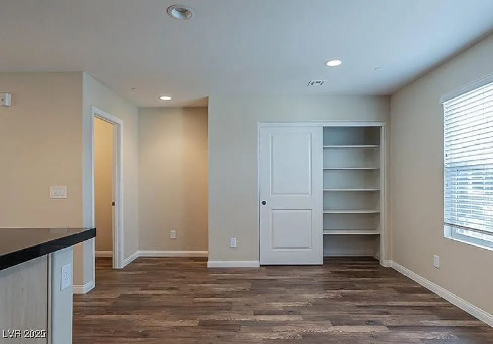 3 bed, 3.5 bath, 1589 sqft, $2,550 — Photo 4
