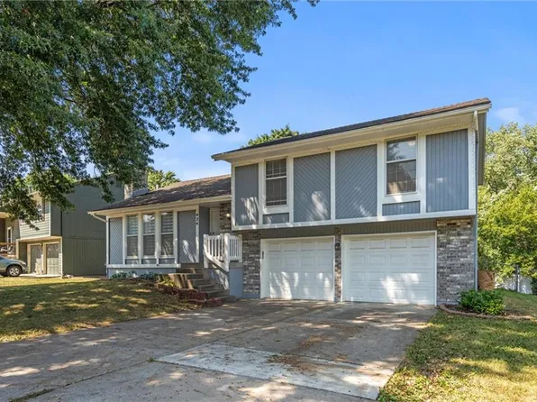 424 SE Nathan Pass, Lees Summit, MO 64063