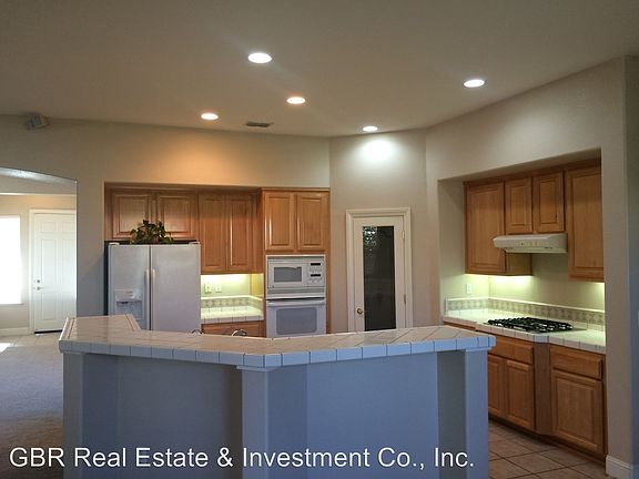 5th image of 848 Gomes Ct