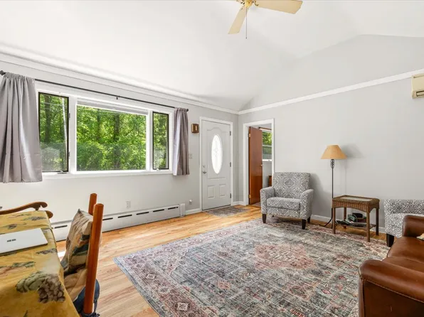 190 Prall Avenue image 4 of 24