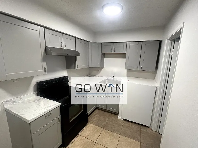 1626 W Denton Ln — Photo 1