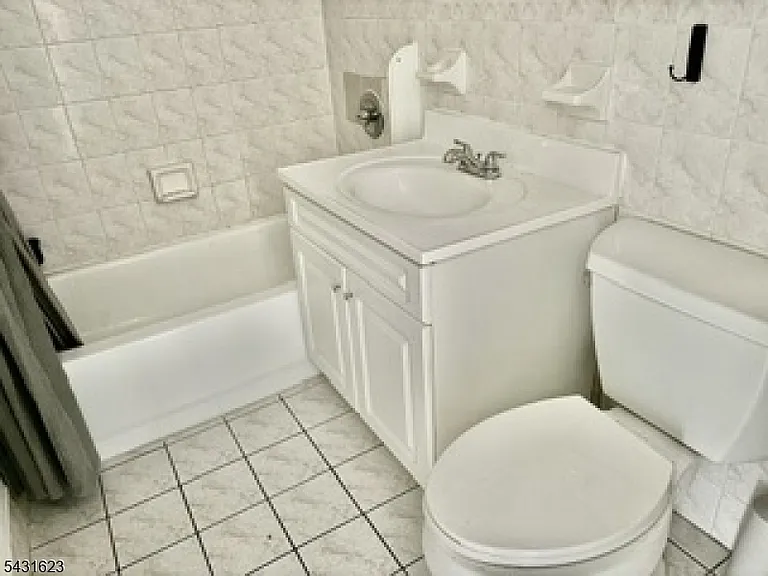 392 College Dr — Photo 12