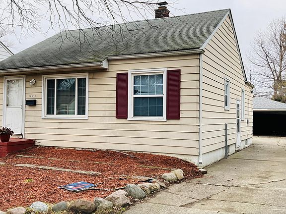 2nd image of 18913 Woodcrest St