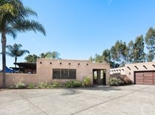 9910 Circle R Dr, Escondido, CA 92026