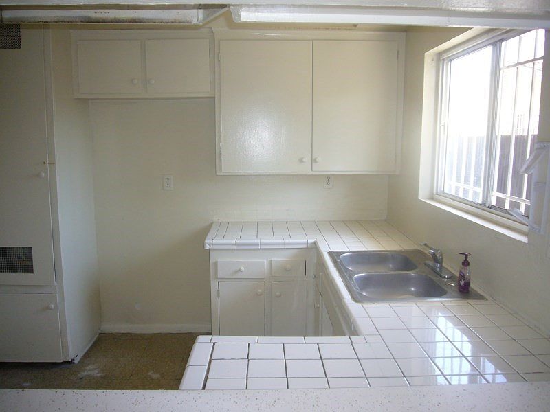2nd image of 413 W Laurel St APT 3