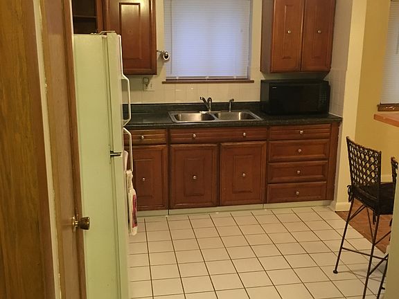 3rd image of 6817 N Olmsted Ave #1