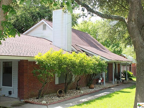 3rd image of 4102 Lakecliff Cir