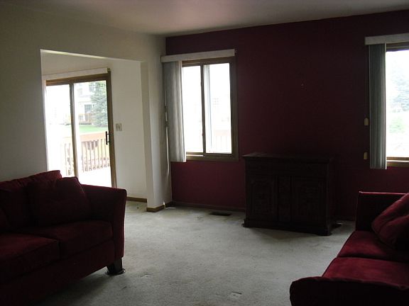 3rd image of 67 Kingsport Dr