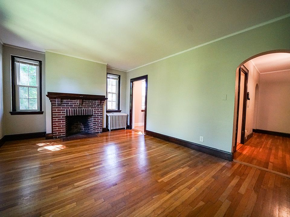 1st image of 117 College Ave #24