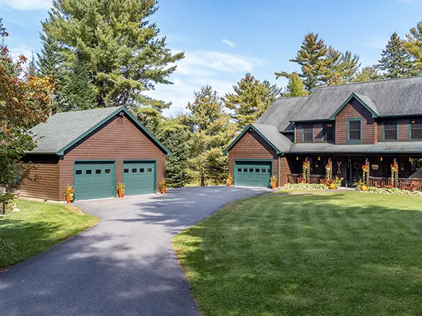 12 Fox Run Ln, Lake Placid, NY 12946