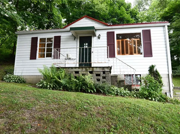 600 Ellwood Ave, Ellwood City, PA 16117