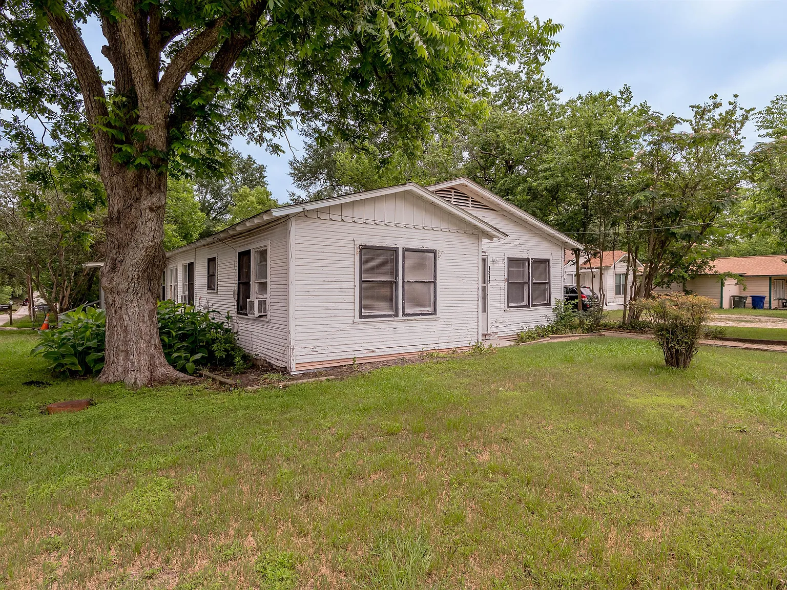 Duplex - 16th St @ Ave N - 1312 16th Street — Photo 2