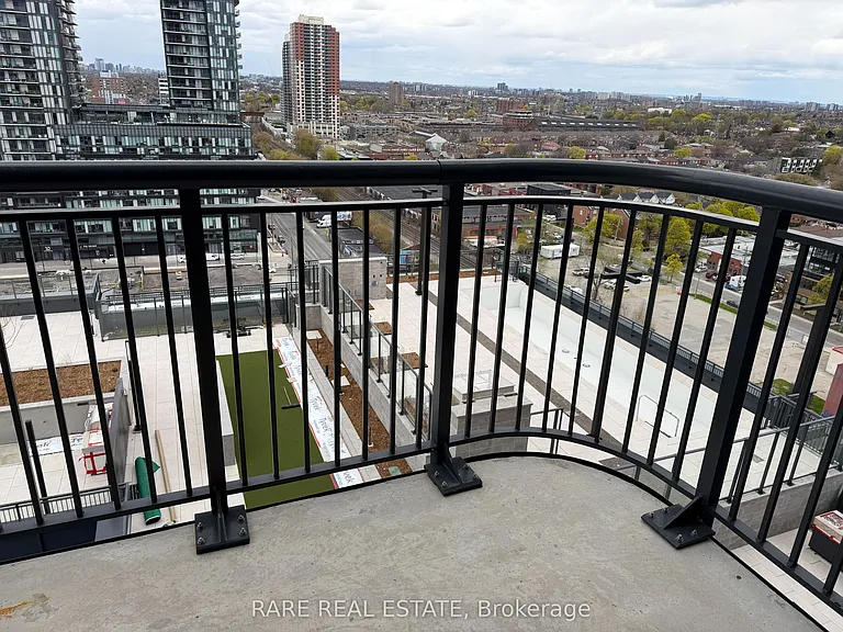 1185 Dupont St #1411 — Photo 13