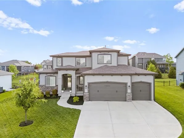12186 S Quail Ridge Dr, Olathe, KS 66061
