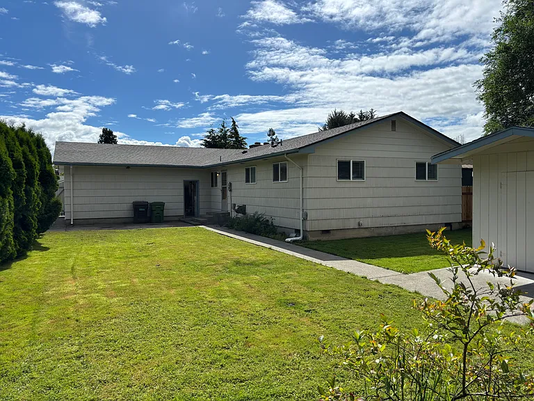 1805 Susan Ave — Photo 14