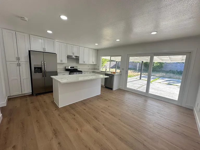 7680 Lombardy Ave — Photo 11