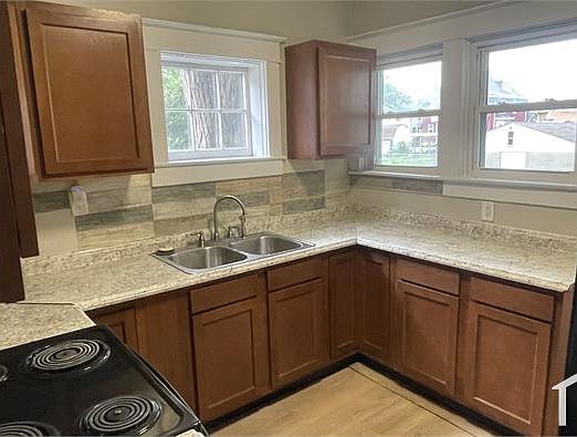 5th image of 116 N Longworth Ave