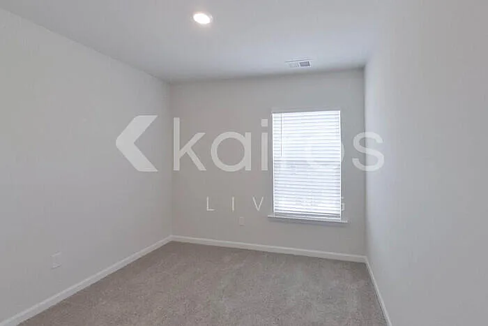 2529 Banyan Cir — Photo 13
