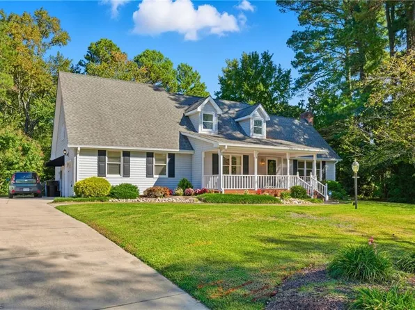 2033 Ames Cir N, Chesapeake, VA 23321