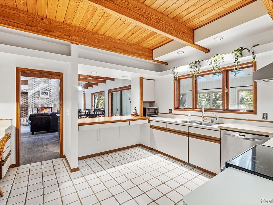 800 Carlson Dr, photo 11
