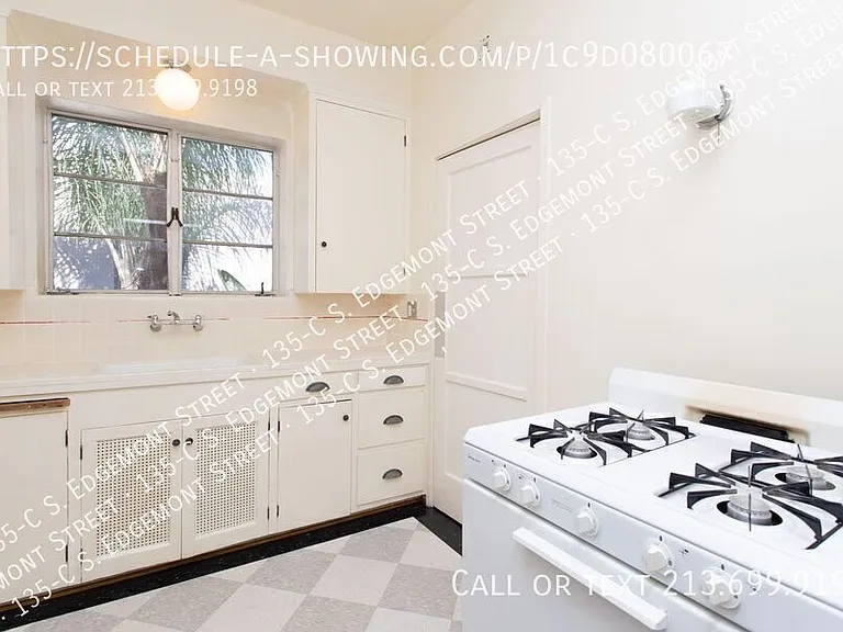 135C S Edgemont St — Photo 10