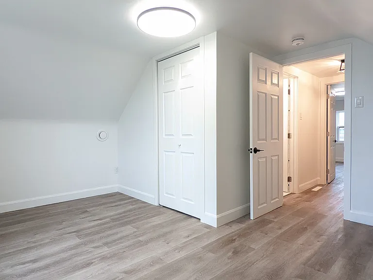 1 Admiral Rd — Photo 11