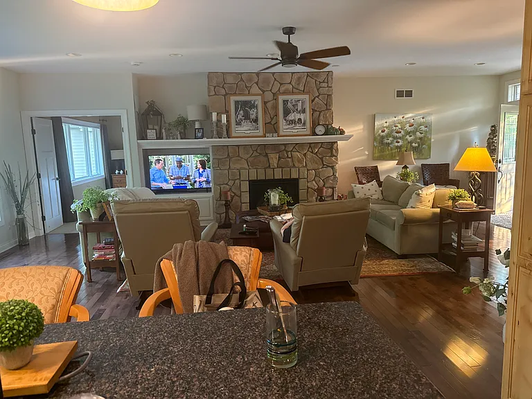 6721 Golden Ct — Photo 4