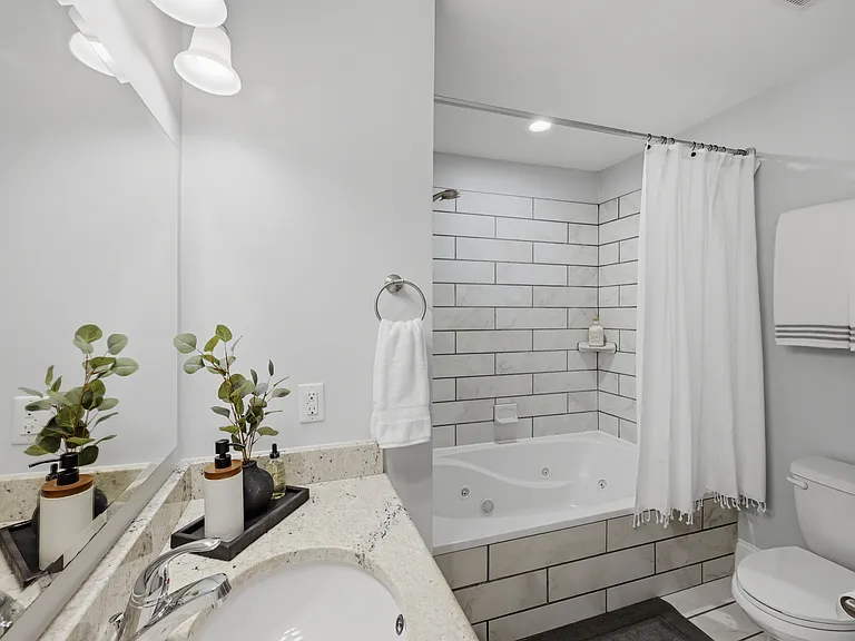 124 S Pettigrew St — Photo 5