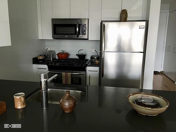 2nd image of 4545 Center Blvd #303