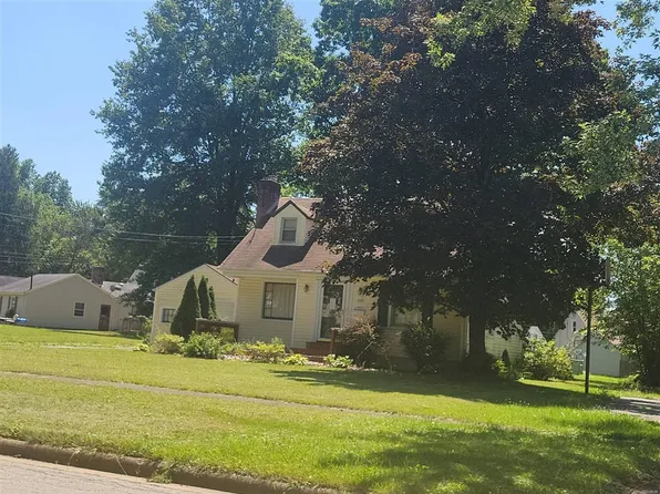 2117 Kirk Rd, Youngstown, OH 44511